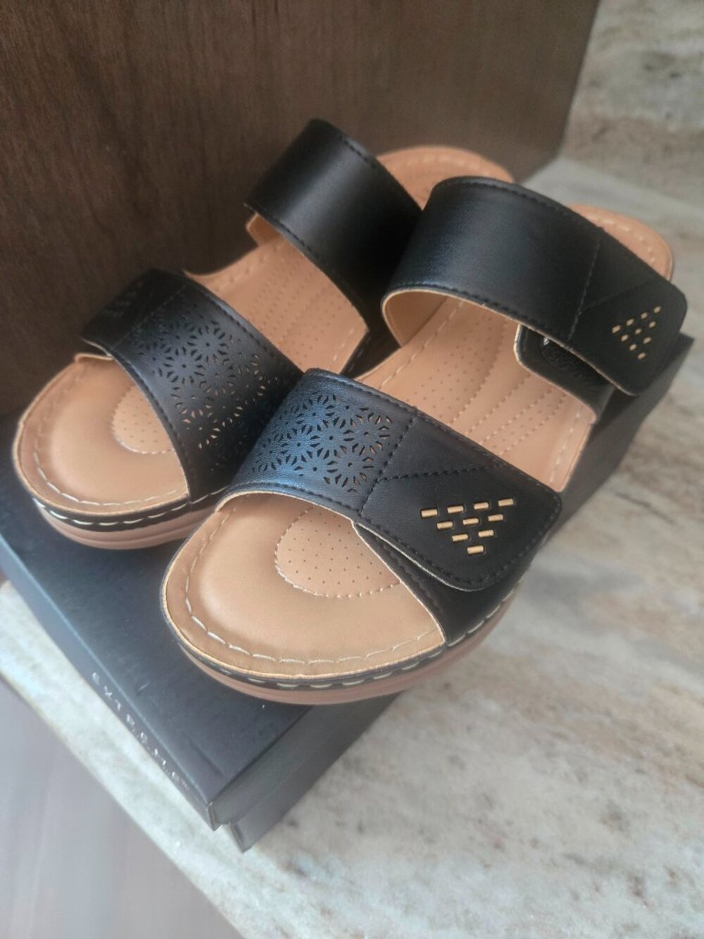 NIB Extreme sandals